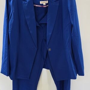 Blue pants suit size 14